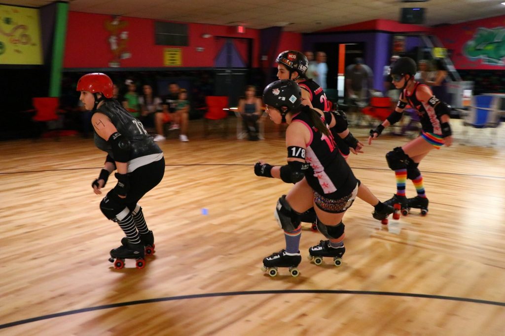 Girls Learn To Roller Skate South Side Roller Derby Women's Roller